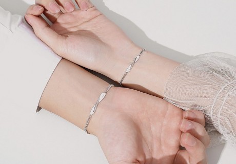 Cách Chọn Mua Trang Sức Làm Quà Tặng Phù Hợp Và Ý Nghĩa Cho Nữ